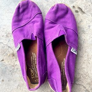 Purple toms